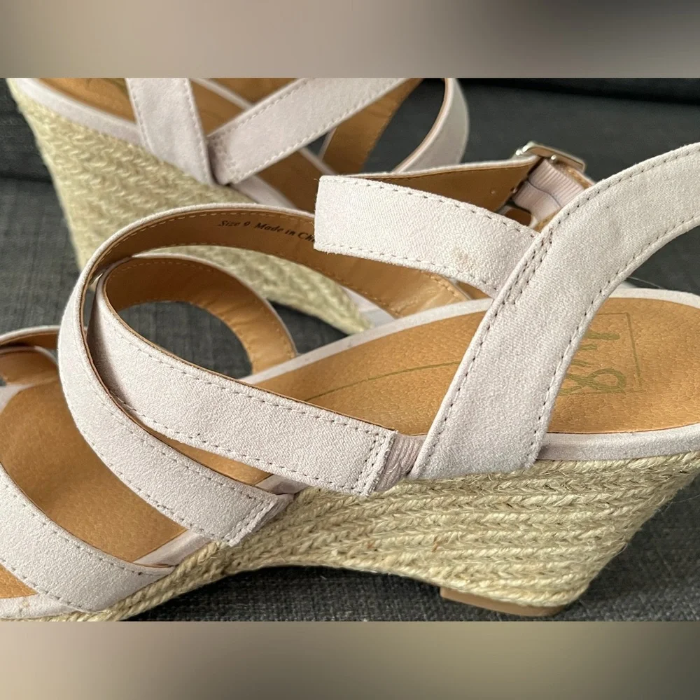 Dolce Vita Pale Lavender Plume wedge espadrilles size 9